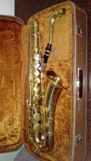vendo saxo tenor con poco uso marca Swallow estilo vintage