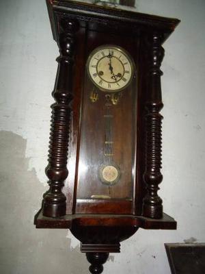 Reloj Antiguo De Pared A Pendulo Con Soneria