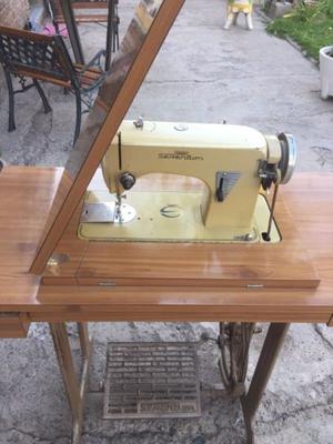 Se vende máquina de coser Severbon!!