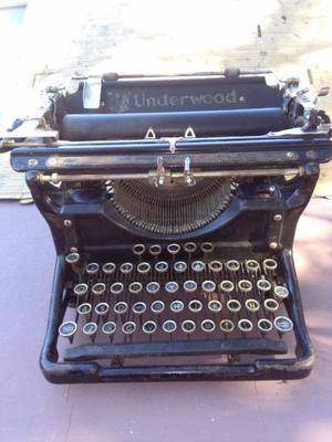 Vendo maquina de escribir Underwood usada