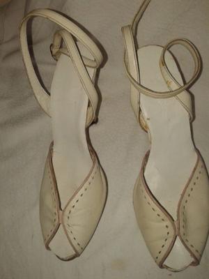 Zapatos Cuero Blanco Stileto 10cm-con Un Borde Rosa Hermosos