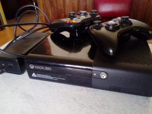 Consola Xbox 360 con 2 jostik no chipiada