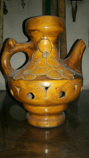 Jarrón antiguo de cerámica
