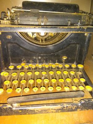 Vendo 4 maquinas de escribir antiguas $ 