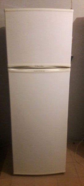 Vendo heladera con freezer Electrolux