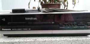 Videocasetera VHS Panasonic digital HQ con control remoto