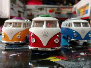 Volkswagen Bus Kombi T1 Con Tabla De Surf 1/36 Metal Coccole