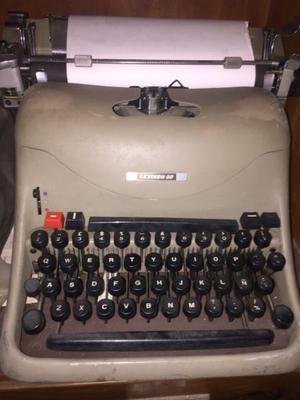 maquina de escribir antigua Olivetti, modelo LEXIKON 80 -