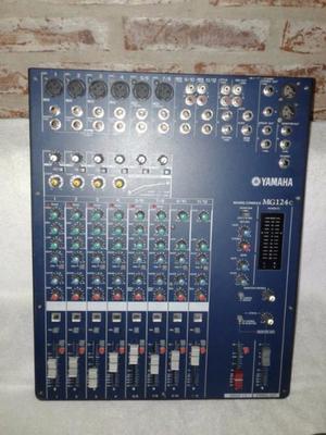 CONSOLA YAMAHA MG 124c