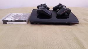 PlayStation 3 Ultra Slim 500 gb, 2 joystick, 7 juegos.