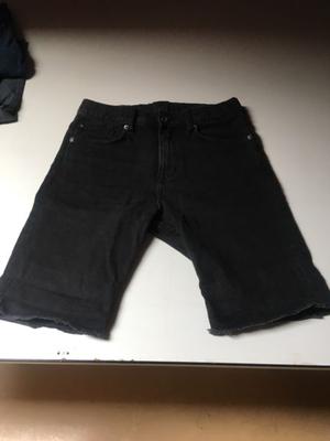 Bermuda jean negro usada