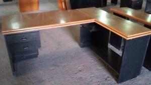 8 escritorios enchapados en roble