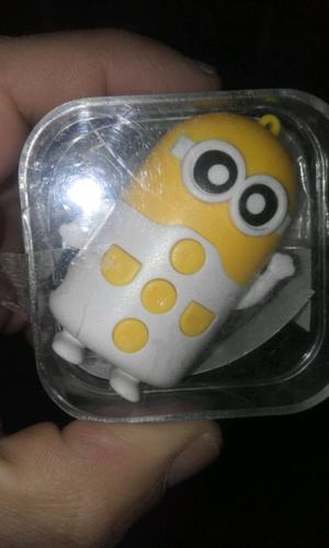 Mp3 minion con auricular. Y cable usb. Mi celu 