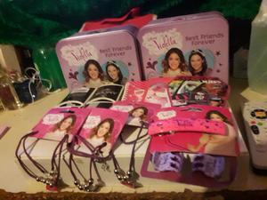 Vendo de DISNEY CAJAS VIOLETA /COLLARES DIGES HEBILLAS