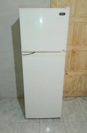 HELADERA CON FREEZER NO FROST COVENTRY