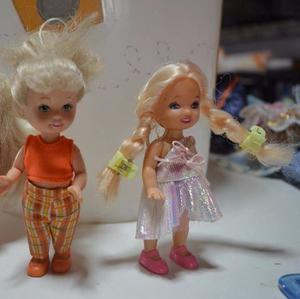 Muñecas línea Barbie 10 cm. $120 c/u  las dos