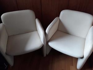 Vendo 2 sillones forrados en cuero color crema