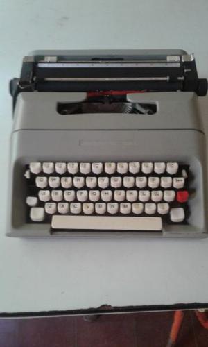 maquina de escribir Olivetti excelente estado funciona muy