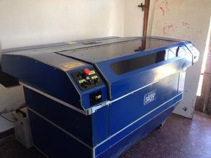 Maquina de corte y grabado laser area x888mm 80W