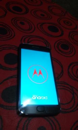 Moto G5 Plus casi nuevo