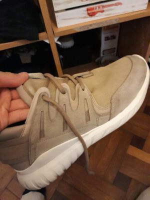 Adidas tubular nuevas (talle 44)