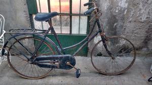 Antigua bicicleta inglesa