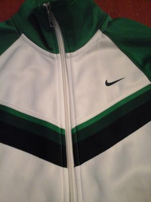 Campera nike mujer M impecable