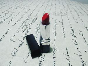 Labial rojo de Avon