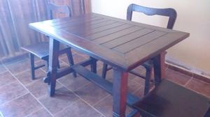 Juego de mesa y 4 sillas de madera antiguo