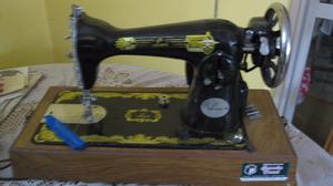 VENDO MAQUINA DE COSER