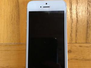 VENDO iPhone 5s silver 16gb impecable