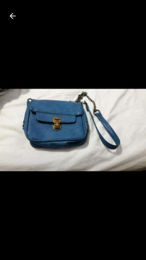 cartera chica azul