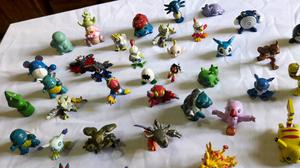 Muñecos Figuras Pokemon y Digimon.
