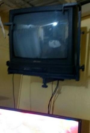 Televisor con soporte