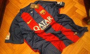 Vendo camiseta de FUTBOL original, del Barsa,MESSI 10 en la