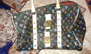 Bolso negro con monograma lv