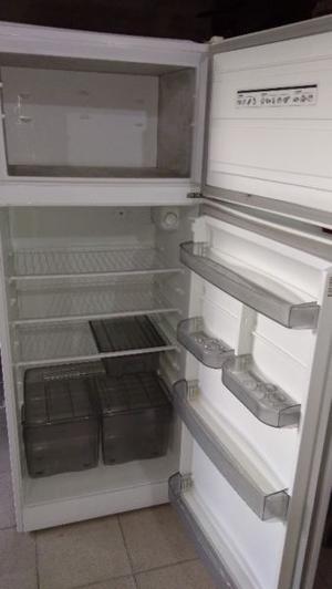 Heladera Mabe con freezer