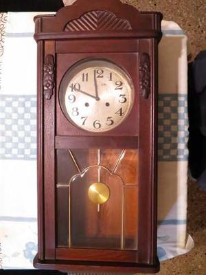 Reloj Antiguo De Pared (con Péndulo) Funcionando