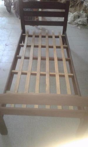 Cama de una plaza de madera (Nueva)