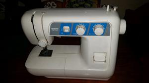 Vendo maquina de coser exelente