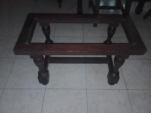 Vendo mesa ratona de algarrobo en buen estado