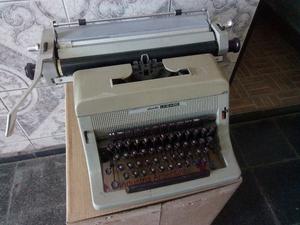 MAQUINA DE ESCRIBIR OLIVETTI 88