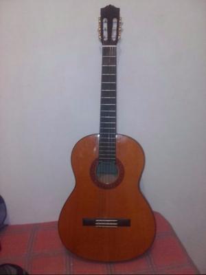 Pendiente Guitarra yhamaha c70