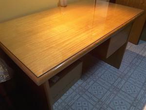 Un escritorio madera