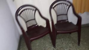 sillas de plastico reforzados son tres