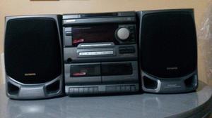 Equipo Aiwa triple disketera, doble cassetera. Radio AM y FM