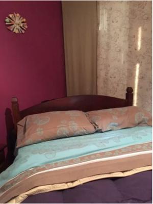 Juego de dormitorio de algarrobo