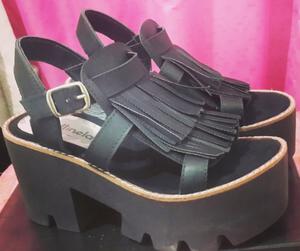 Sandalias negras nuevas! Numero 37