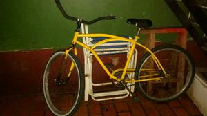 Bicicleta playera amarilla