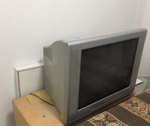 Televisor viejo en buen estado